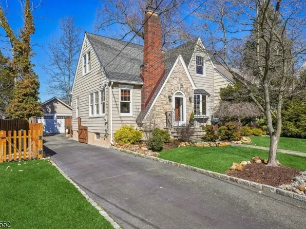 11 S Cedar Pkwy, Livingston Twp., NJ 07039