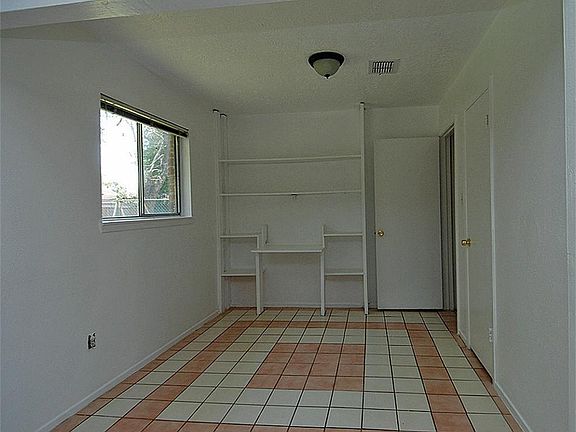 4th image of 6119 Knollwest Dr