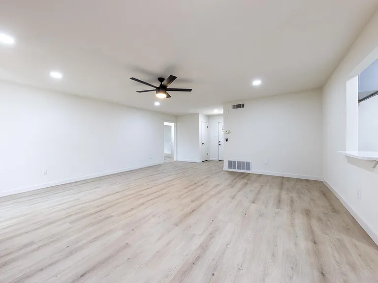 7601 W Gate Blvd — Photo 4