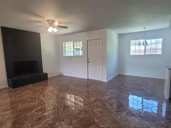 3rd image of 3538 Columbine Ln