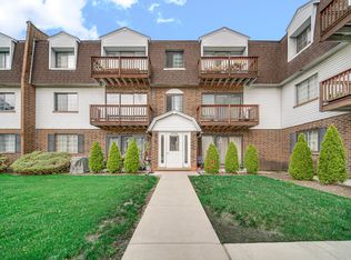 4206 Central Rd APT 3C, Glenview, IL 60025