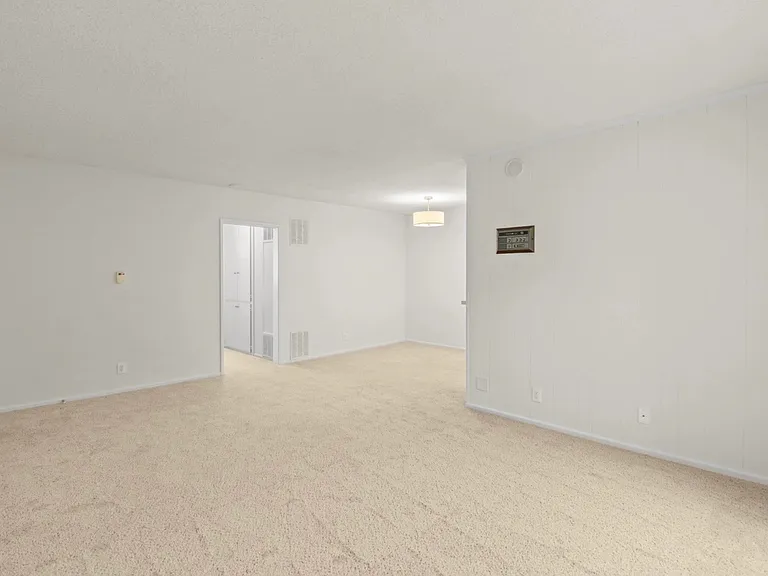 1226 McClellan Dr #12 — Photo 5