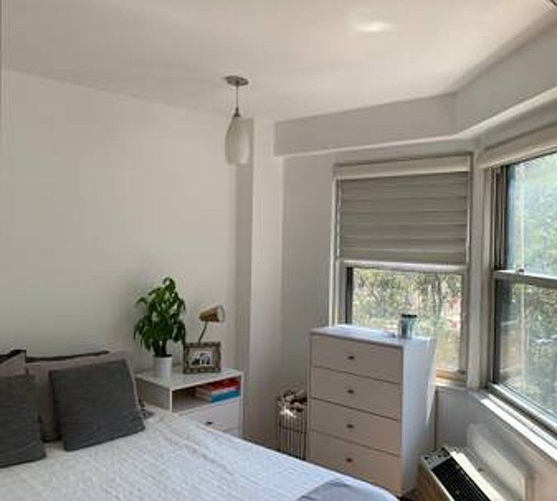 1st image of 166 E 35th St Floor 3