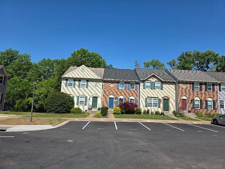 8579 Burlington Ct — Photo 16