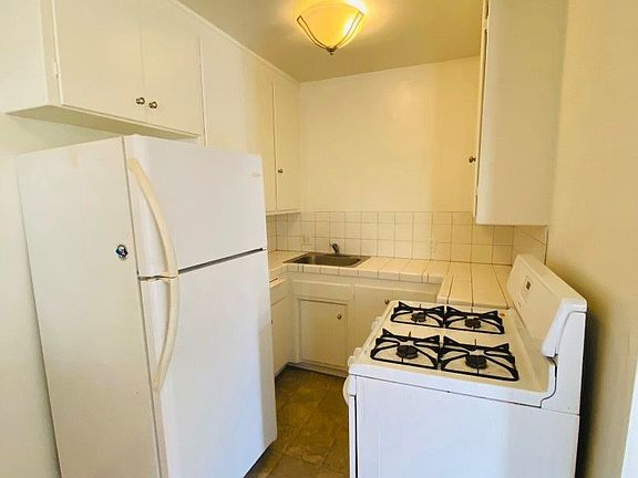 2nd image of 1605 N Martel Ave APT 3