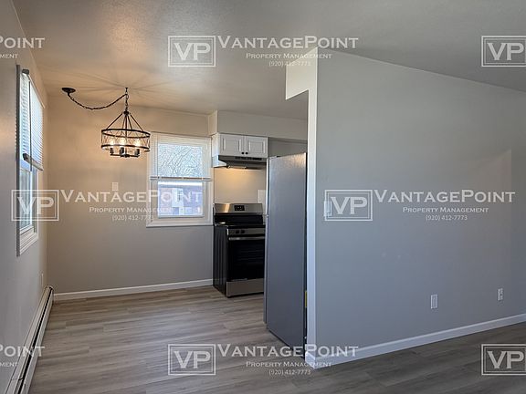 4th image of 2120 Van Deuren St #D
