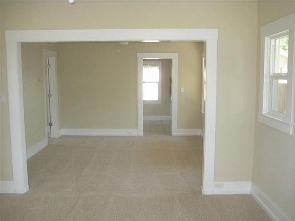 4th image of 2123 E Lamona Ave