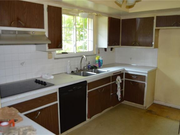 5th image of 5071 Hampton Dr