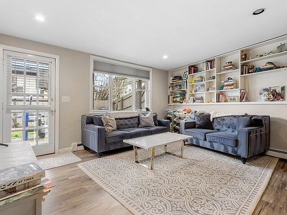 3rd image of 54 Russell St #1B