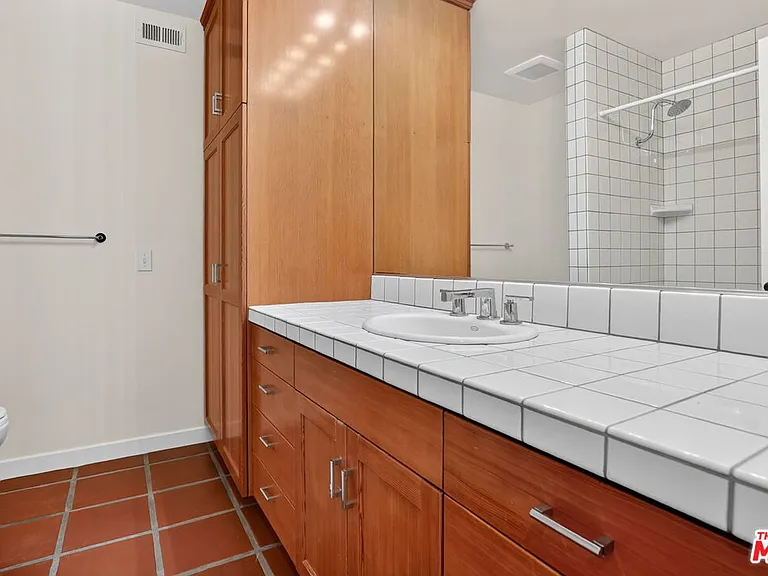 1331 Avenida De Cortez — Photo 30
