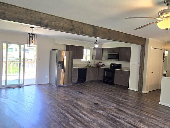 2nd image of 11043 Concord Woods Dr