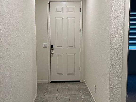 2nd image of 1436 Lincolnshire Cir