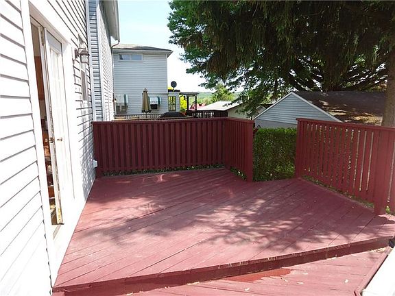 4th image of 204 N 5th St