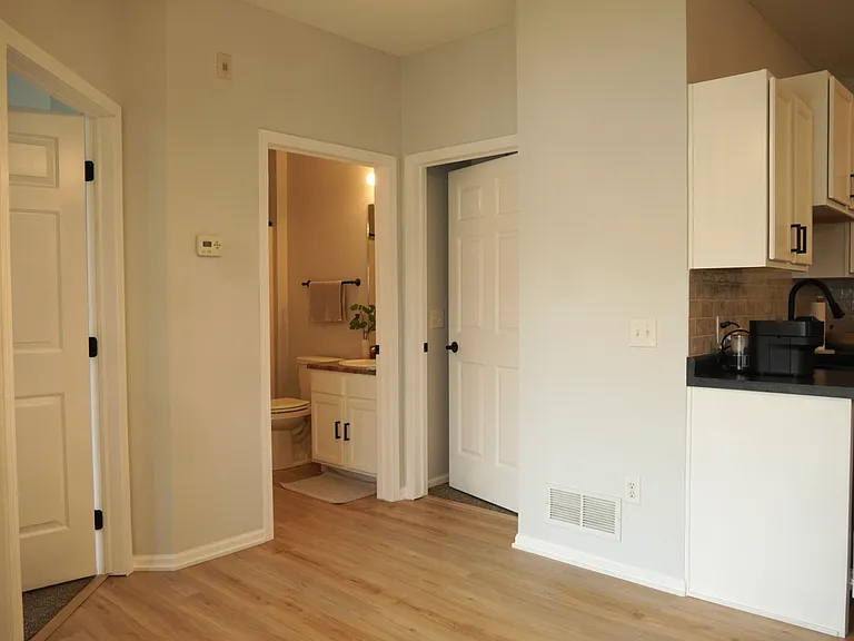 1805 SW White Birch Cir #13 — Photo 5