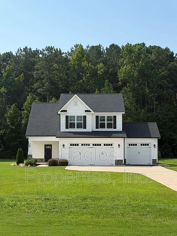 4 bed, 2.5 bath, $2,300 — Photo 1