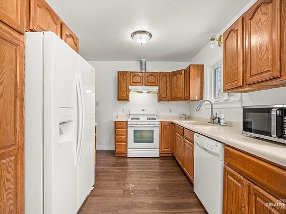 5th image of 421 N Neltnor Blvd
