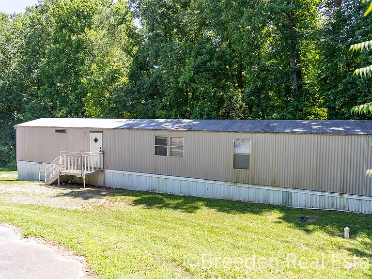 1760 Peaceful Ln — Photo 3