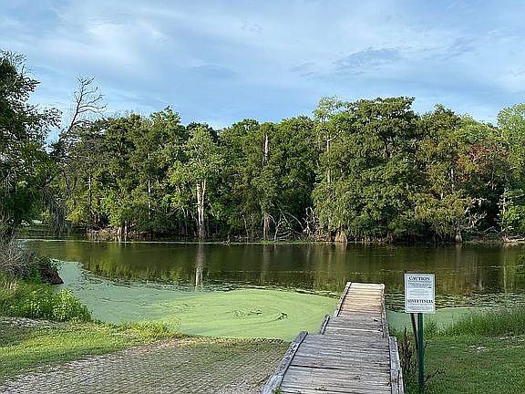 5th image of Riverview Dr