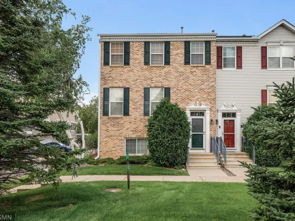 15566 June Grass Ln, Eden Prairie, MN 55347