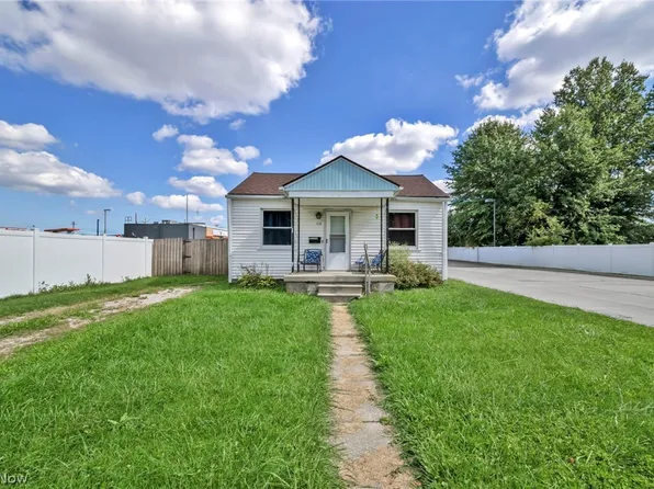 318 Longson Ave, Elyria, OH 44035