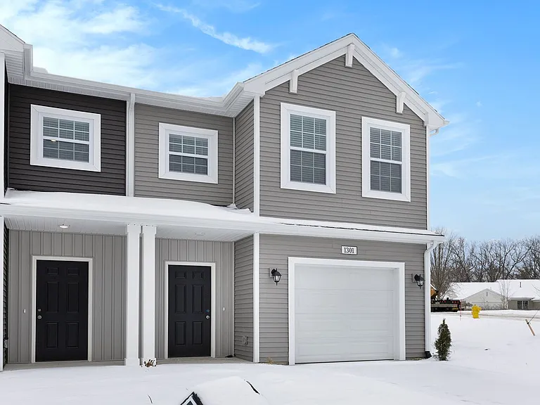 3035 S Sedge Wren Dr SW — Photo 3