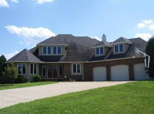 6460 Beach Rd, Wadsworth, OH 44281