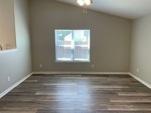 3rd image of 2285 Brookstone Dr SW