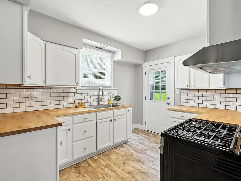 1721 Boundary St — Photo 10