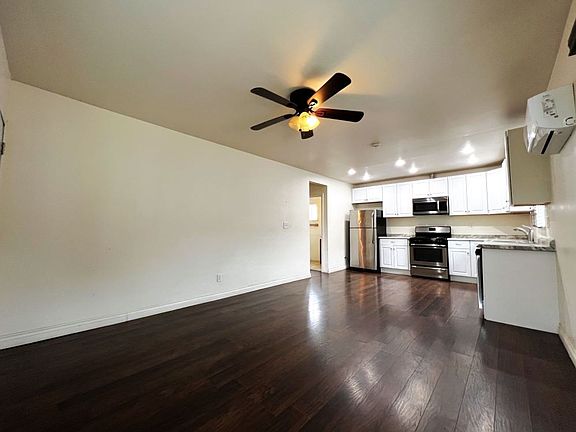 2nd image of 4672 Iowa St