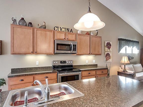 3rd image of 5602 Saint Thomas Ln