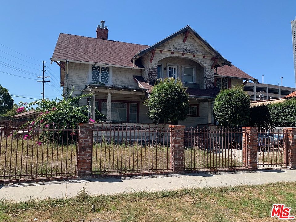 2nd image of 3525 S Bronson Ave