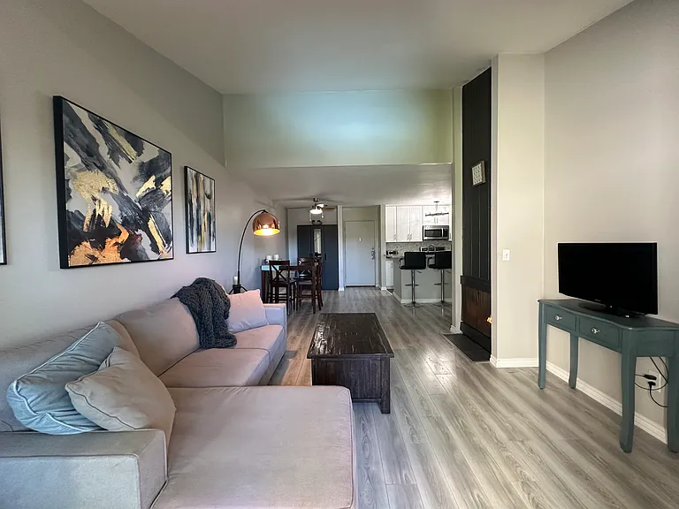 1605 Hotel Cir S #B313 — Photo 1