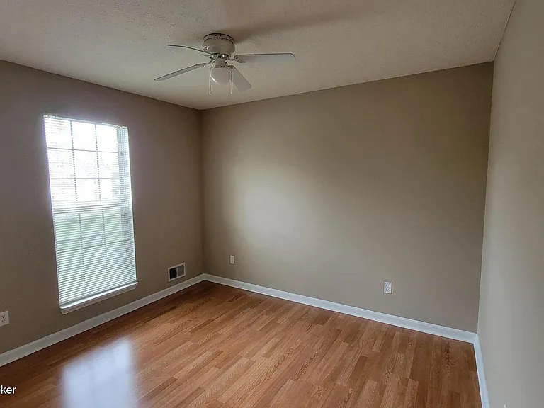 10313 Chimney Ridge Ct — Photo 29