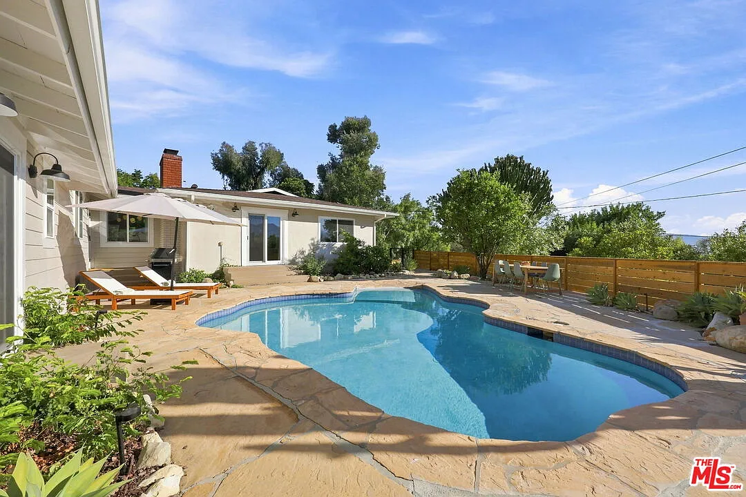 5 bed, 3.0 bath, 2456 sqft, $10,000 — Photo 3