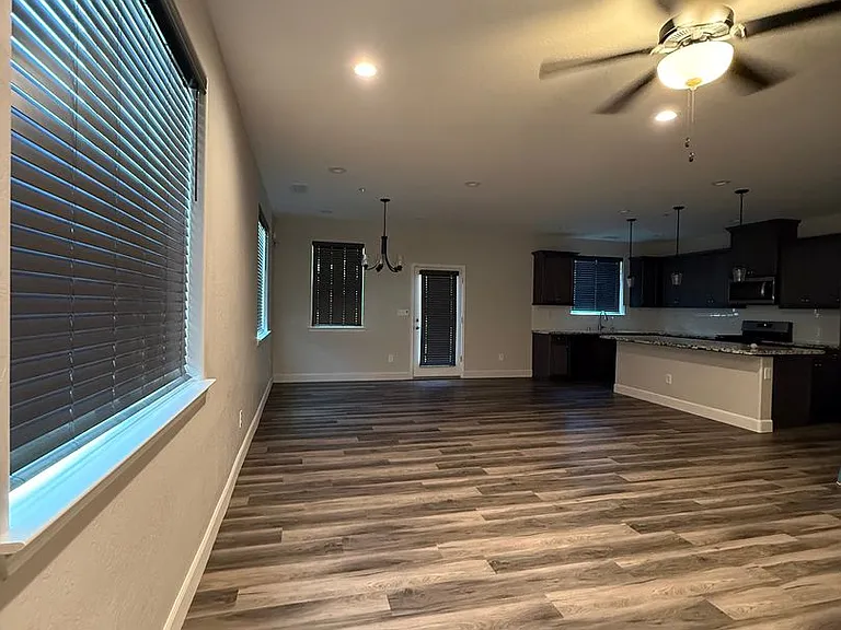 1243 Bristlecone Dr — Photo 6