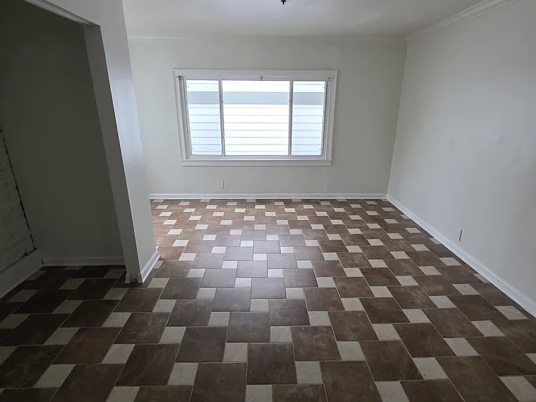 2424 Inga St — Photo 5