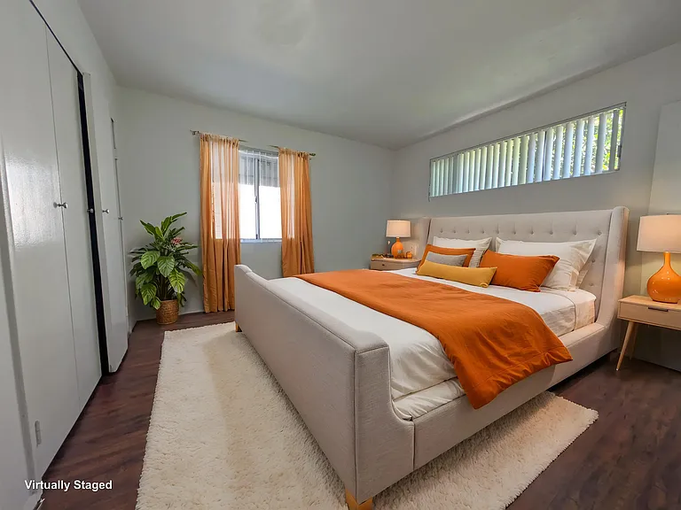 1034 N Martel Ave #1 — Photo 7