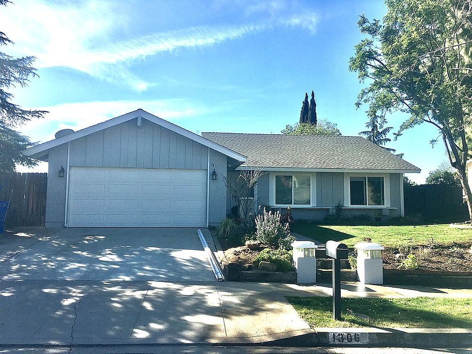 1st image of 1306 Calle De Oro