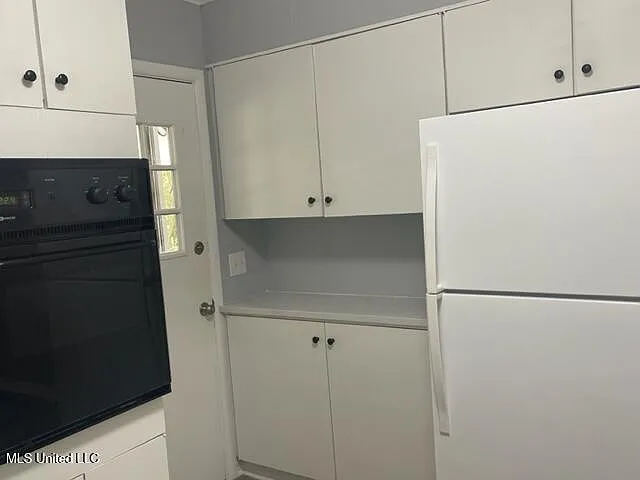 702 Persimmon Dr — Photo 9