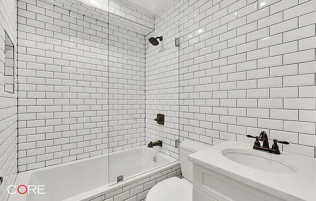 Rented by CORE | media 20