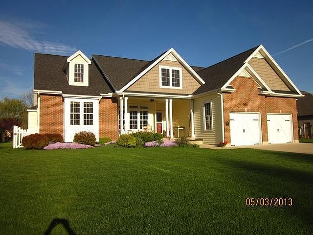 1st image of 909 Hickory Trl