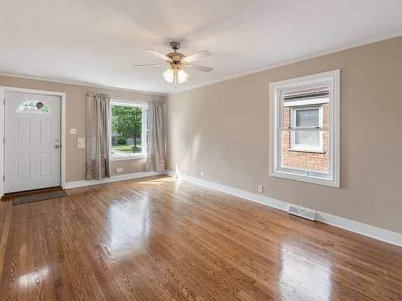 2nd image of 11011 S Eberhart Ave