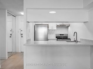 120 Saint Patrick St #807, Toronto, ON M5T 2X7