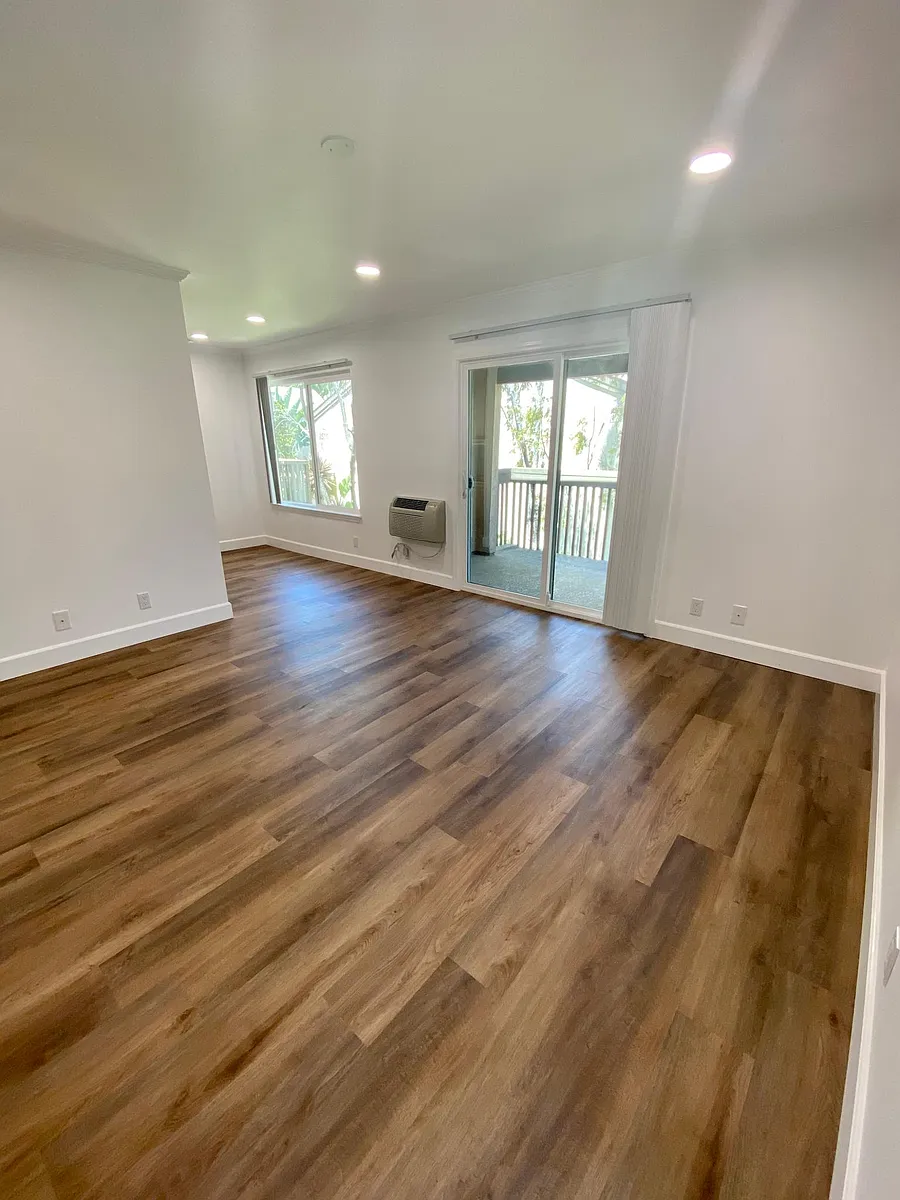 Building Photo - 8521 Villa La Jolla Dr #D