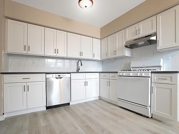4th image of 90 Morningside Ave #2