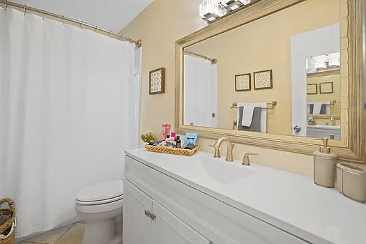 2nd image of 617 W Granger Ave