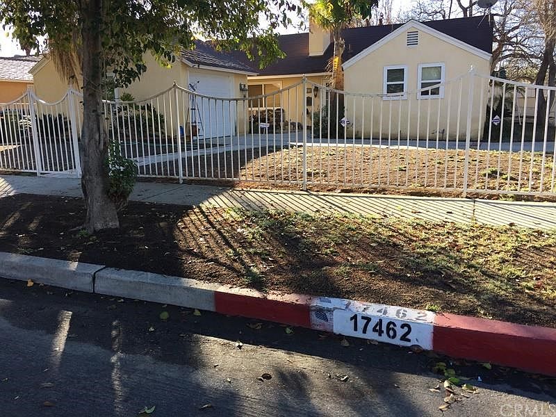 1st image of 17462 Blythe St