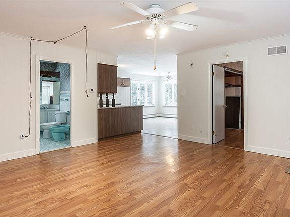 5th image of 53 Lindsey Ln