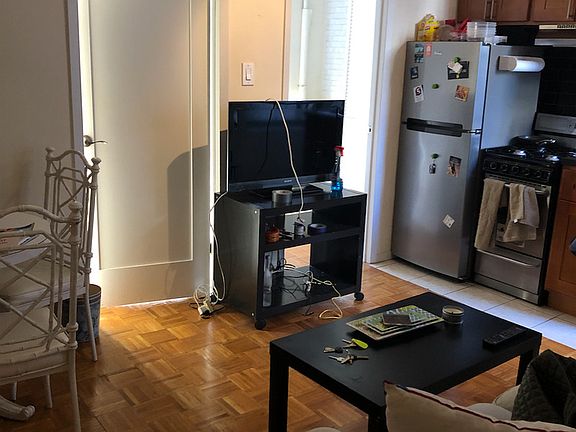 4th image of 260 6th Ave APT 5
