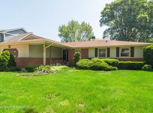 129 Tanglewood Dr, Elk Grove Village, IL 60007